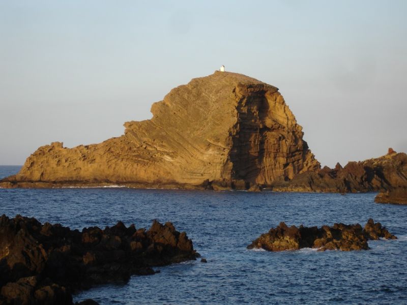 Miradouro da Vila do Porto Moniz - ilheu mole (cone surtseiano) © Turismo da Madeira
