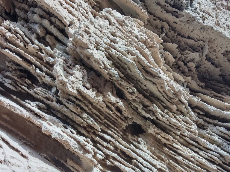Fonte da Areia - pormenor da estratificação dos eolianitos  ©Raquel Ferreira