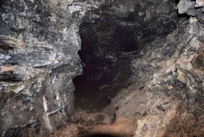 Grutas do Cavalum - pormenor de um tubo de lava © Brum da Silveira